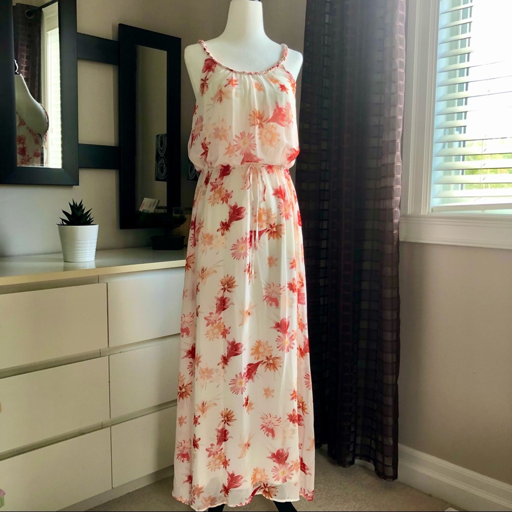 NWT Dec Clothing Soft Floral Dress Size Small